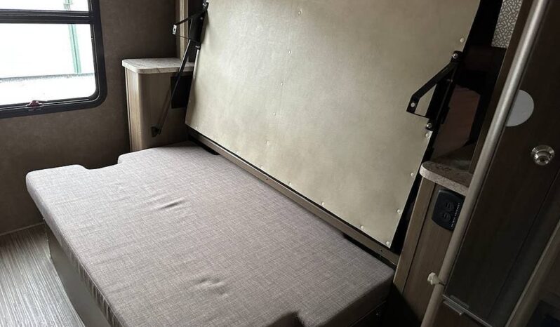 2018 Thor Motor Coach Vegas 25.3 full