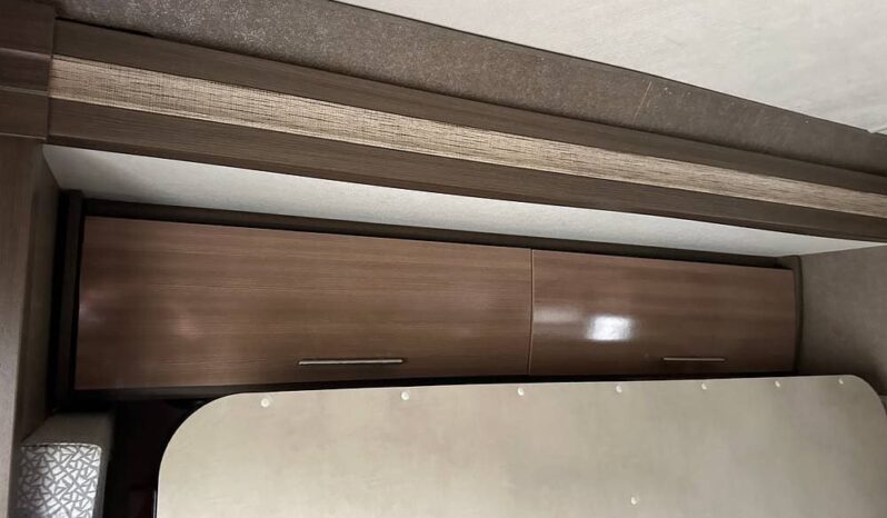 2018 Thor Motor Coach Vegas 25.3 full